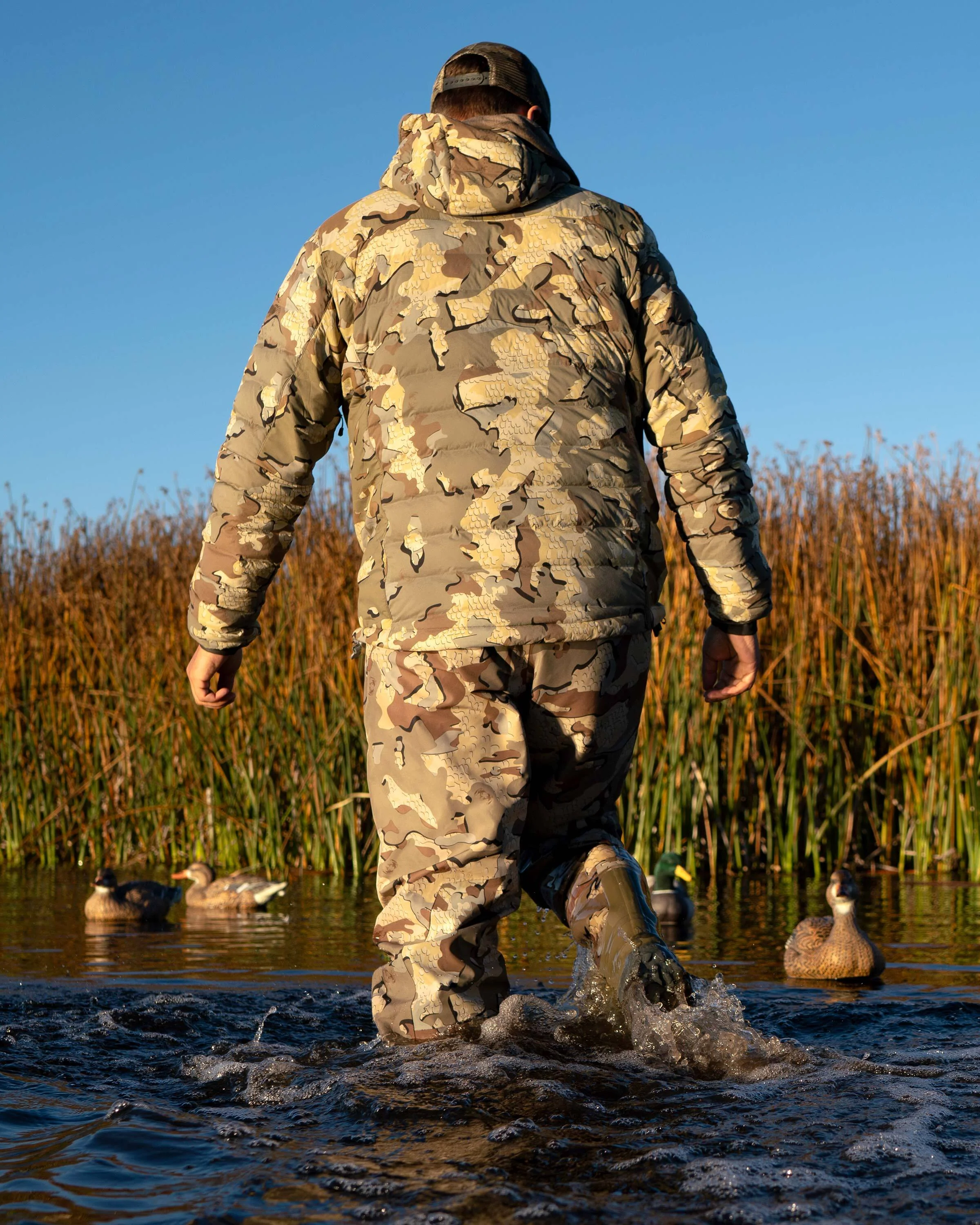 Outlet Flyway Insulated Hooded Jacket | Gunmetal - Image 6