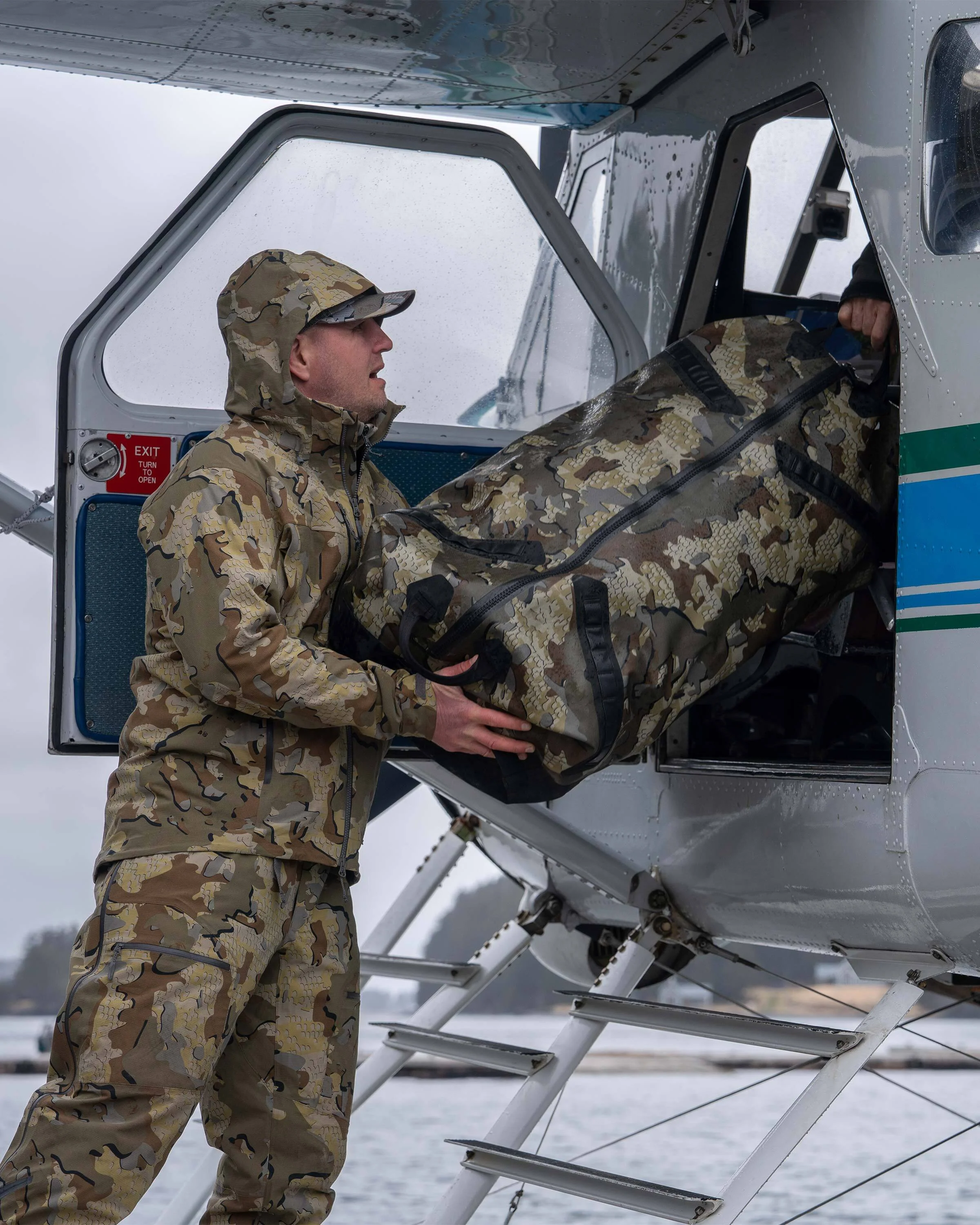 Kodiak 6600 Submersible Duffel | Verde - Image 13