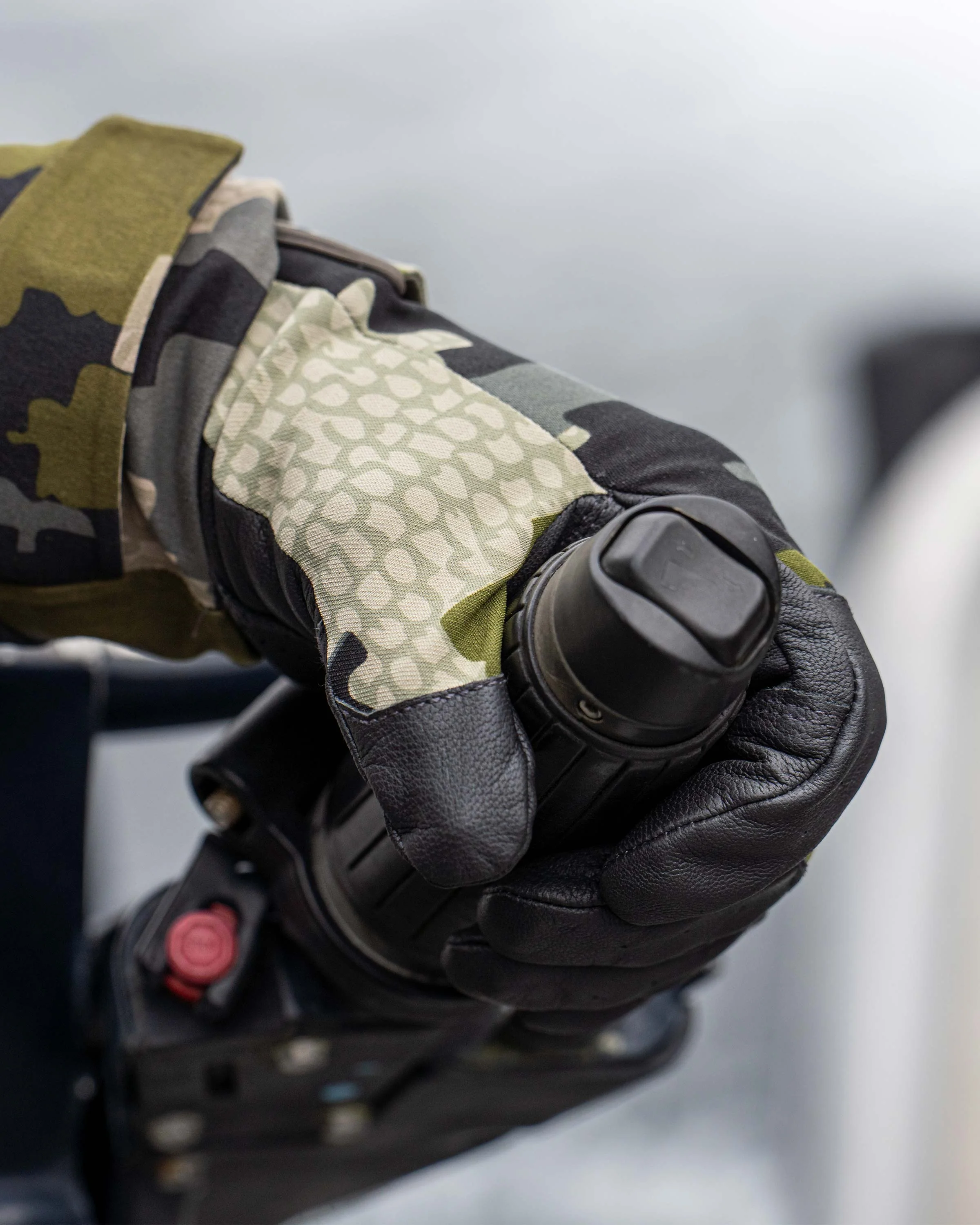 Precision Glove | Gunmetal - Image 11