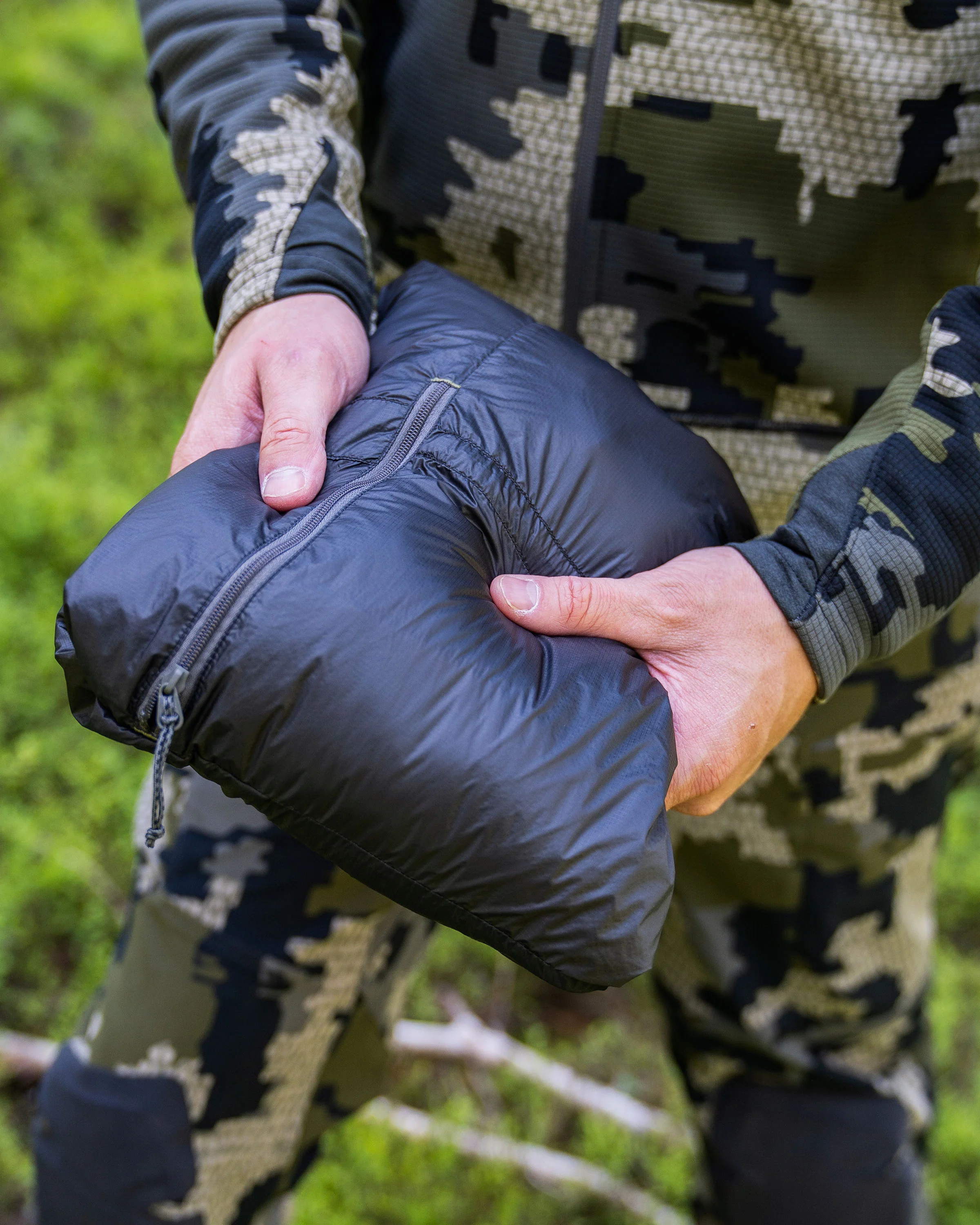 Super Down LT Vest | Ash - Image 9